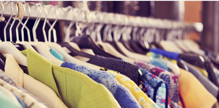 We kopen steeds meer tweedehands kleding – de textielcontainer voorbij